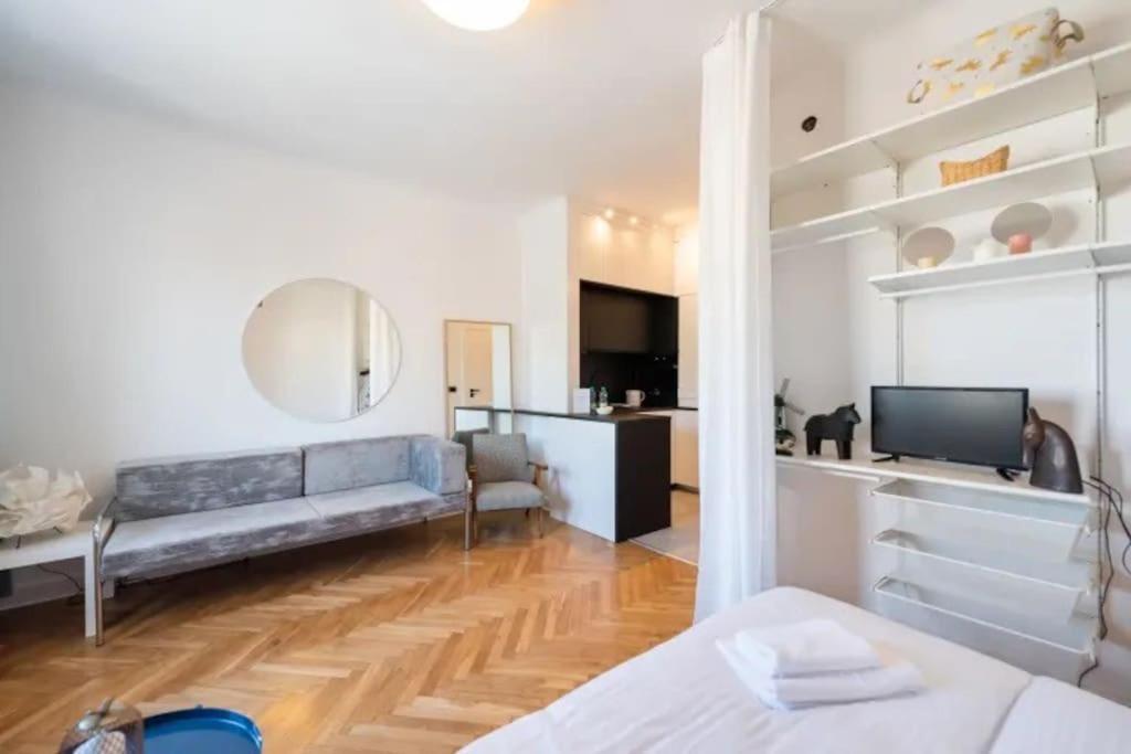 Cutest With Location Apartament