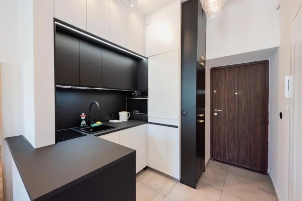 Apartament Cutest With Location *